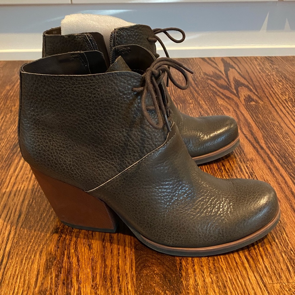 Korks Booties Size 8